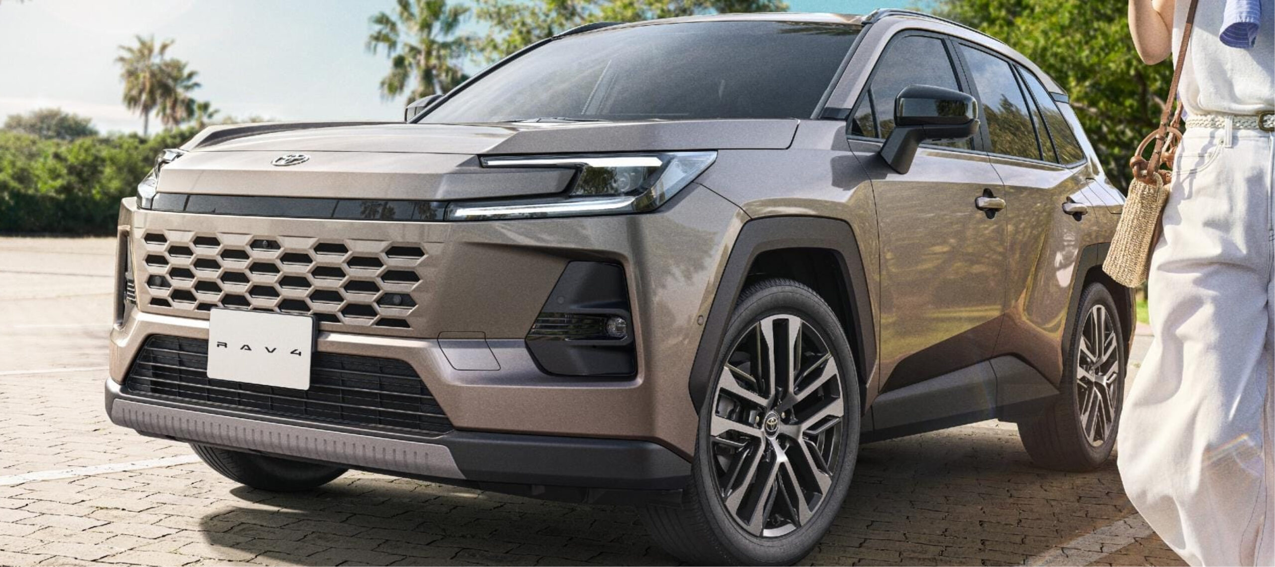 RAV4イメージ画像（カーラインアップページを開く）